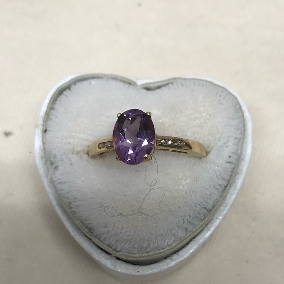 10k Solid Yellow Gold Oval Genuine Amethyst Ring Size 6.5 - Picture 2 of 12